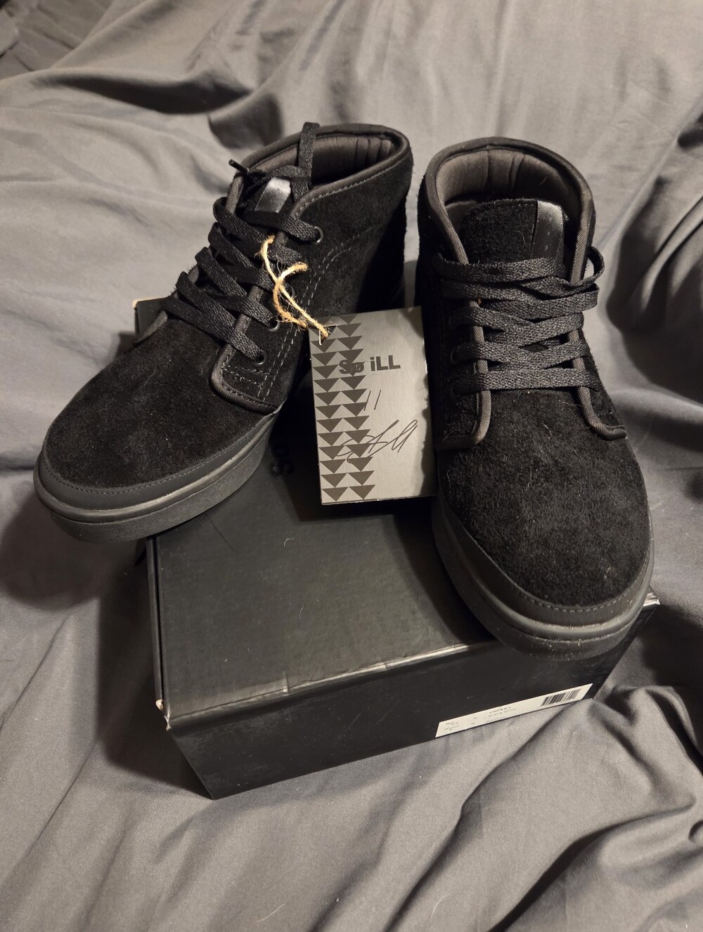 BNWT SO ILL JASON MAMOA/THE ROAM BLACK CHUKKA BOOTS WOMEN OR MEN.